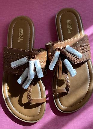 Босоніжки, шльопанці, вʼєтнамки michael kors