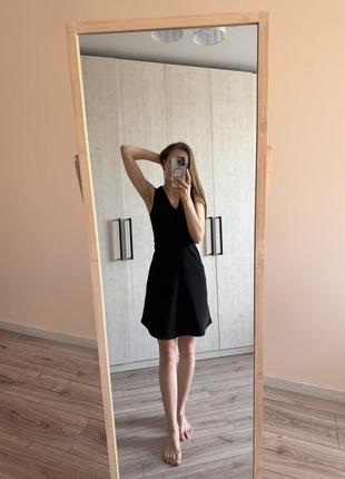 Чорна сукня mango
