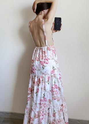 Платье с открытой спинкой shein белое в цветах цветочное макси длинное в пол женское весеннее летнее ярусное платье