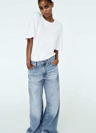 Джинси trf loose-fit mid-rise jeans zara