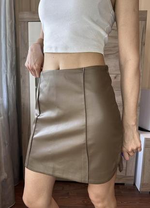 Шкіряна жіноча коричнева юбка