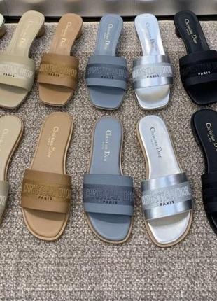 Шльопанці в стилі dior