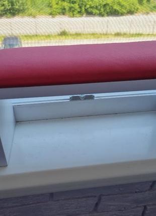 Підлокітник манікюрний червоний2 фото