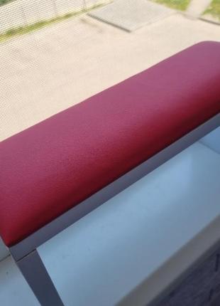 Підлокітник манікюрний червоний