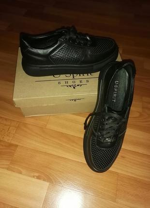 Кроссовки кожа 39-40