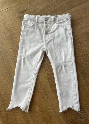 Белые джинсы zara