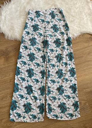 Широкие брюки-палаццо с цветочным принтом miss selfridge размер 38