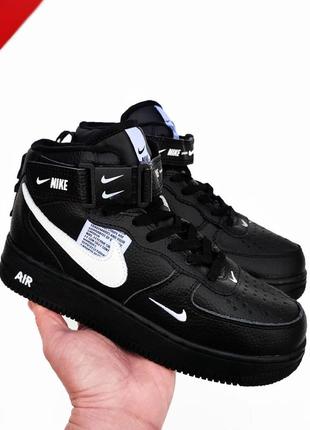 Зимові жіночі кросівки nike air force 1 mid 07 black/white чорні