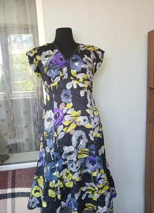 Летнее,жатое ,очень симпатичное платьице.