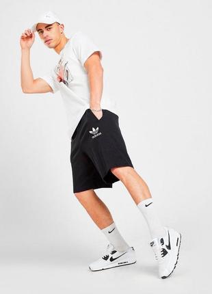 Чоловічі спортивні шорти adidas