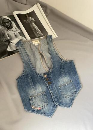 Трендовый джинсовый жилет diesel