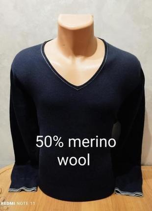 Невероятного качества пуловер из 50% merino wool популярного немецкого бренда manguun