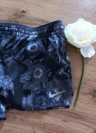 Nike короткие шорты для тренировок бега m-размер. оригинал