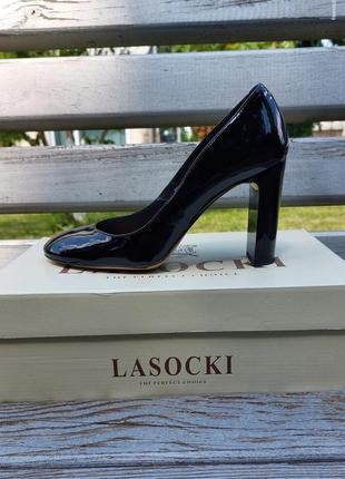 Шикарные классические женские туфли известного бренда