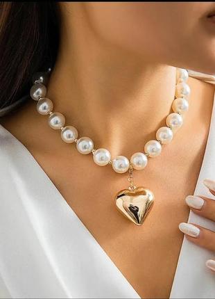 Тренд золотистий об'ємний жіночий чокер кольє підвіс кулон серце перли перлини