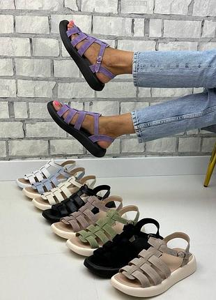 Жіночі босоніжки