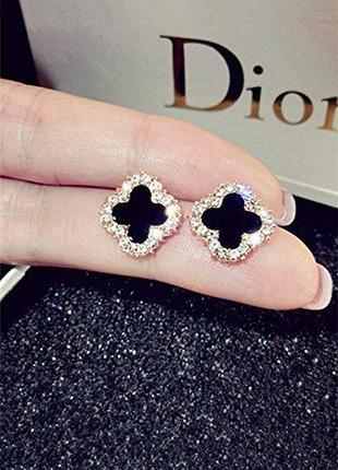Сережки van cleef & arpels, брендові, стильні, модні, old money, золоті, клевер, конюшина, оксамит, чорні, класика