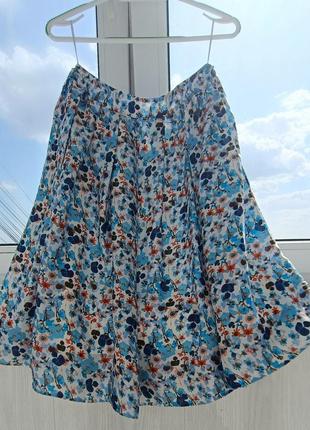 Летняя невесомая юбка с защипами в цветочный принт