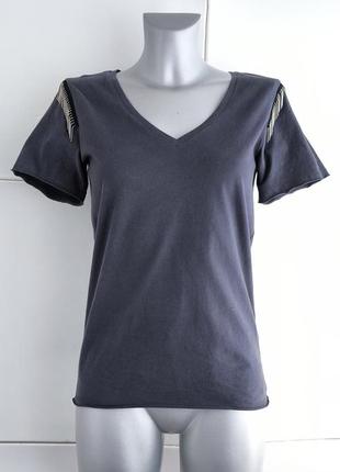 Футболка allsaints сірого кольору з декором