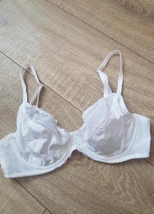 Бюстгальтер