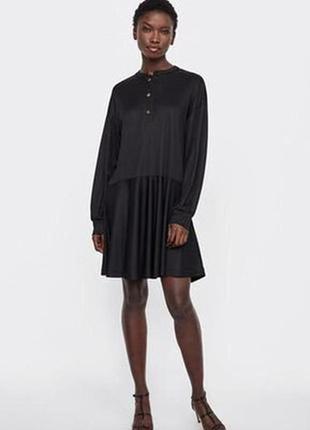 Базове плаття вільного крою з довгими рукавами оборками від zara