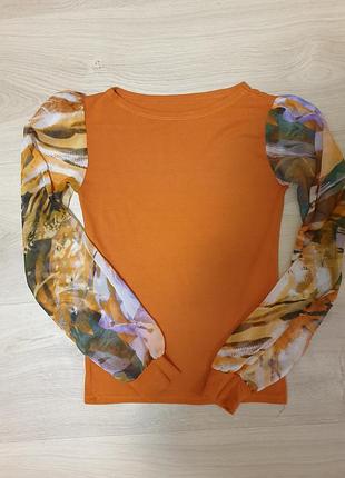 Кирпичная трикотажная блуза с шифоновыми рукавами