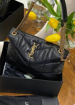 Брендова чорна шкіряна сумка