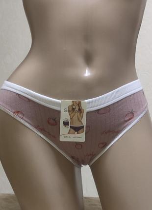 Женские хлопковые трусики слипы с принтом клубника.