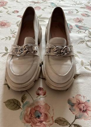 Лофери шкіряні білі туфлі