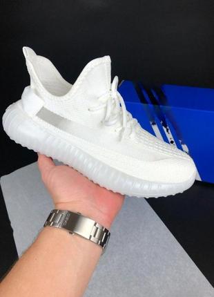 Кроссовки adidas yeezy boost белые