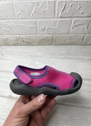 Сандали  crocs