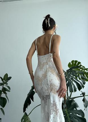 Витончена сукня з мережива