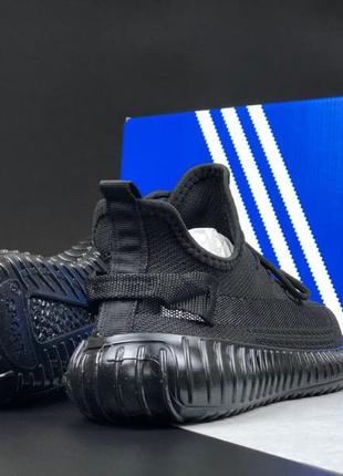Женские кроссовки adidas yeezy boost черные