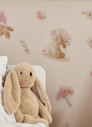 Наклейки на стену