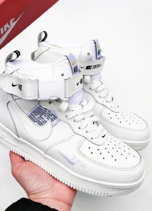 Зимові жіночі кросівки nike air force 1 mid 07 white білі2 фото