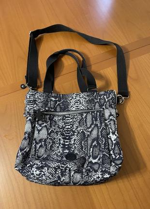 Сумка с длинной и короткими ручками. kipling