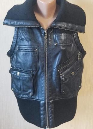 Кожаный  жилет  harley-davidson.
