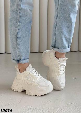 Жіночі кросівки