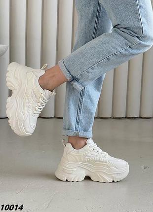 Жіночі кросівки