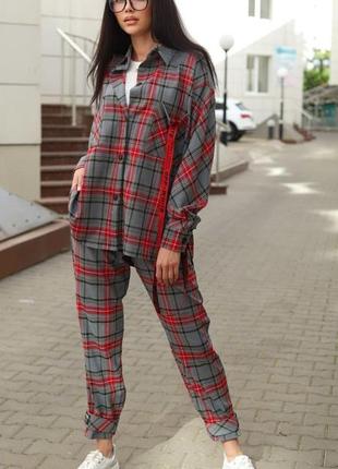Костюм женский