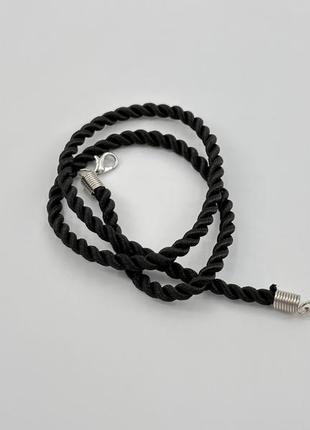 Чорний шнурок на шию із застібкою "косичка" з карабіном 50 см. текстильний міцний ремінець фурнітура1 фото