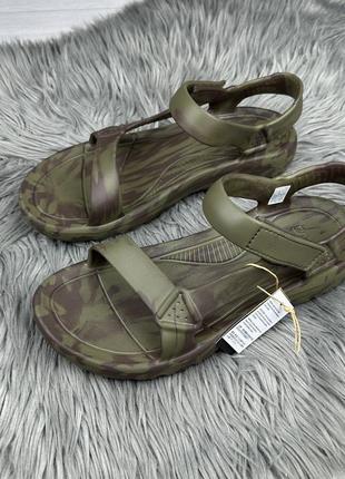 Teva hurricane drift sandals