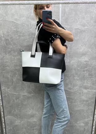 Жіноча стильна та якісна сумка шоппер з еко шкіри чорна/біла