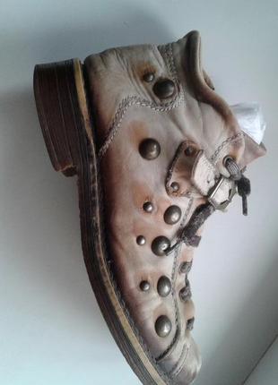 Кожаные ботинки ,хайтопы с металлическими заклепками 36 р9 фото