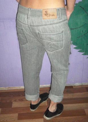 Рвані джинси бойфренди зі стразами3 фото