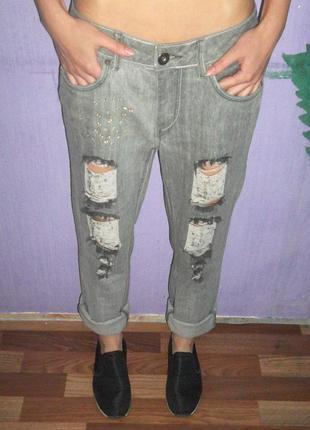 Рвані джинси бойфренди зі стразами4 фото