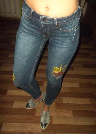 Фірмові джинси скінні zara з выщивкой8 фото
