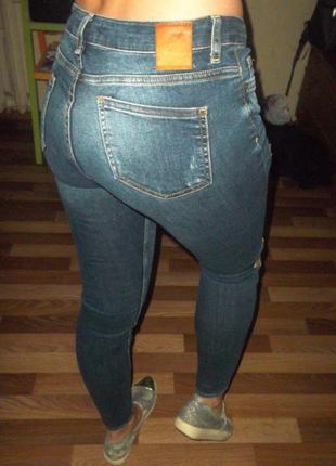 Фірмові джинси скінні zara з выщивкой9 фото
