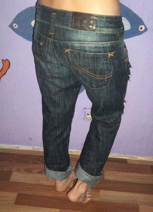 Фірмові рвані джинси бойфренди lee з камінням4 фото
