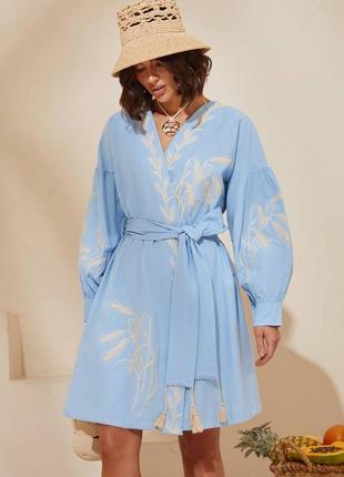 Женское платье с вышивкой с колосками вышиванка на запах с поясом вышитое платье, до колена, голубое